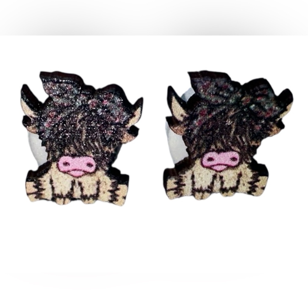 🆕 wooden highlander cow stud earrings - grey floral bow